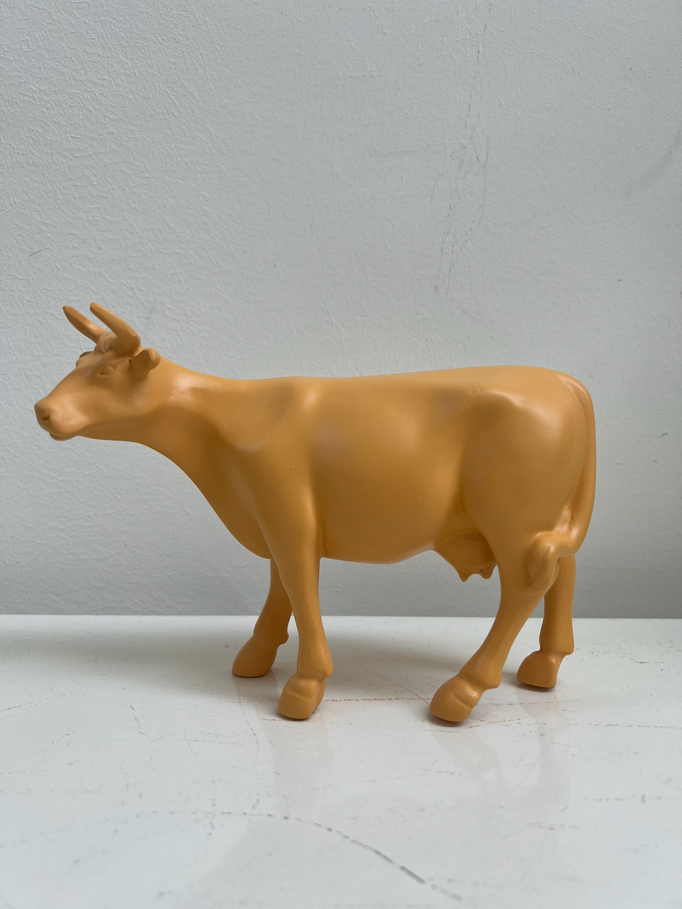 Petite vache Kuhtag jaune moutarde H15 cm, idée de cadeau d'anniversaire
